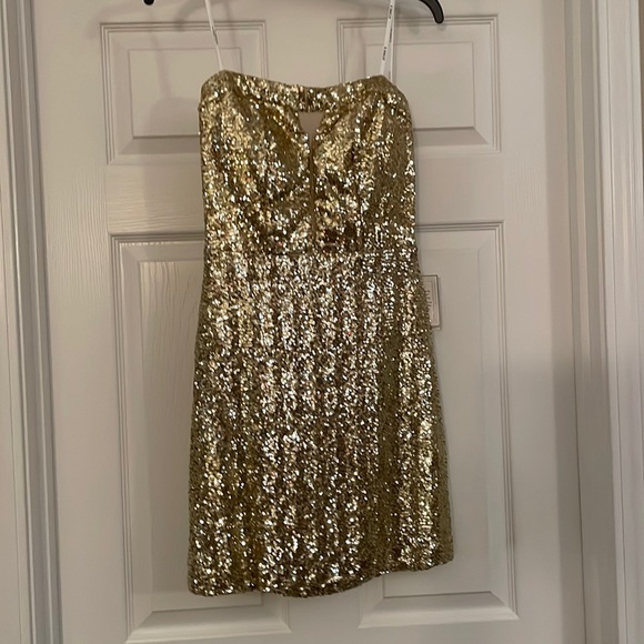 B Darlin Dresses & Skirts - NWT B Darlin gold strapless dress